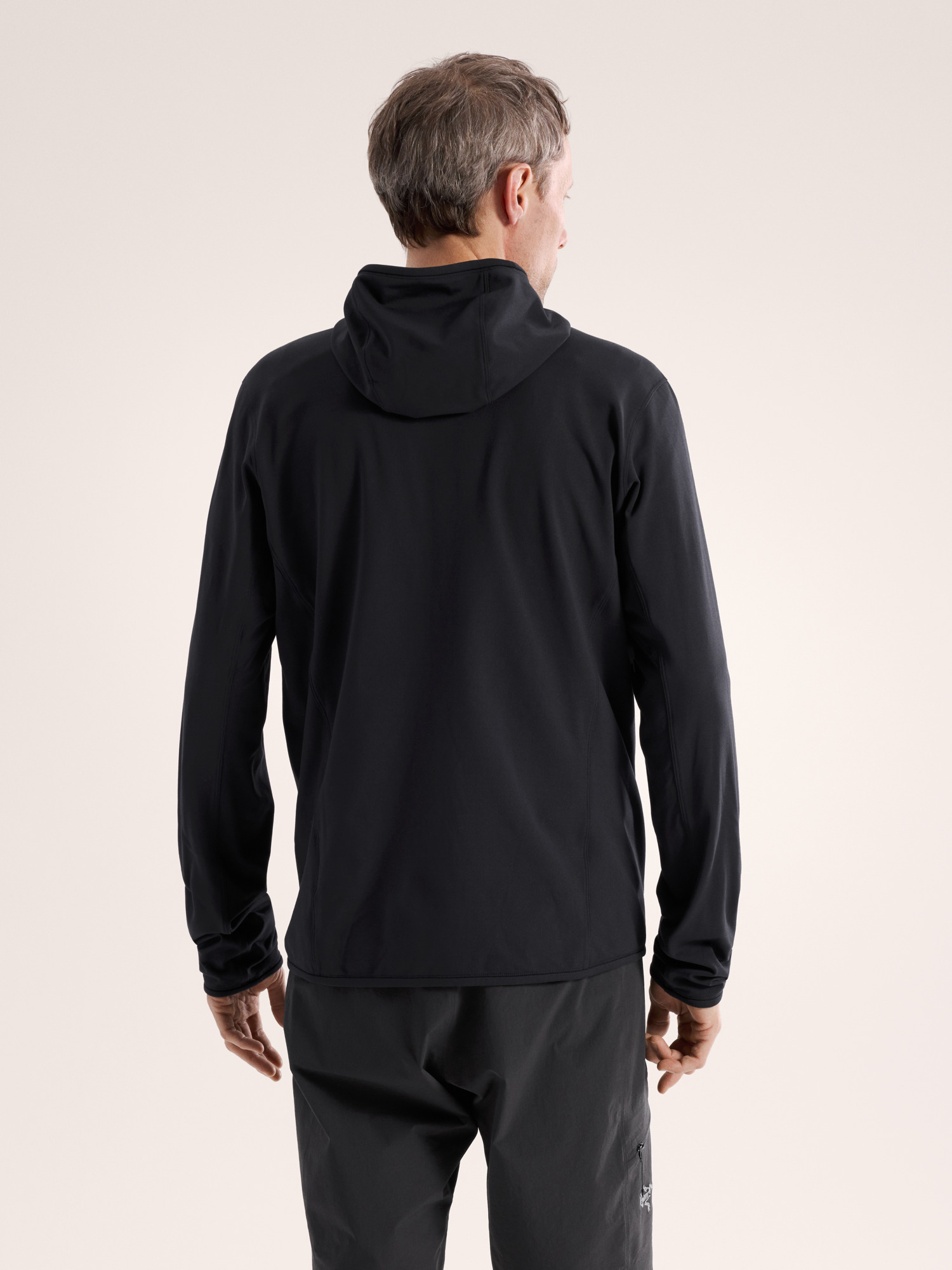 Мужские худи Arc'teryx Kyanite Lightweight Hoody, цвет: Чёрный — фото 3