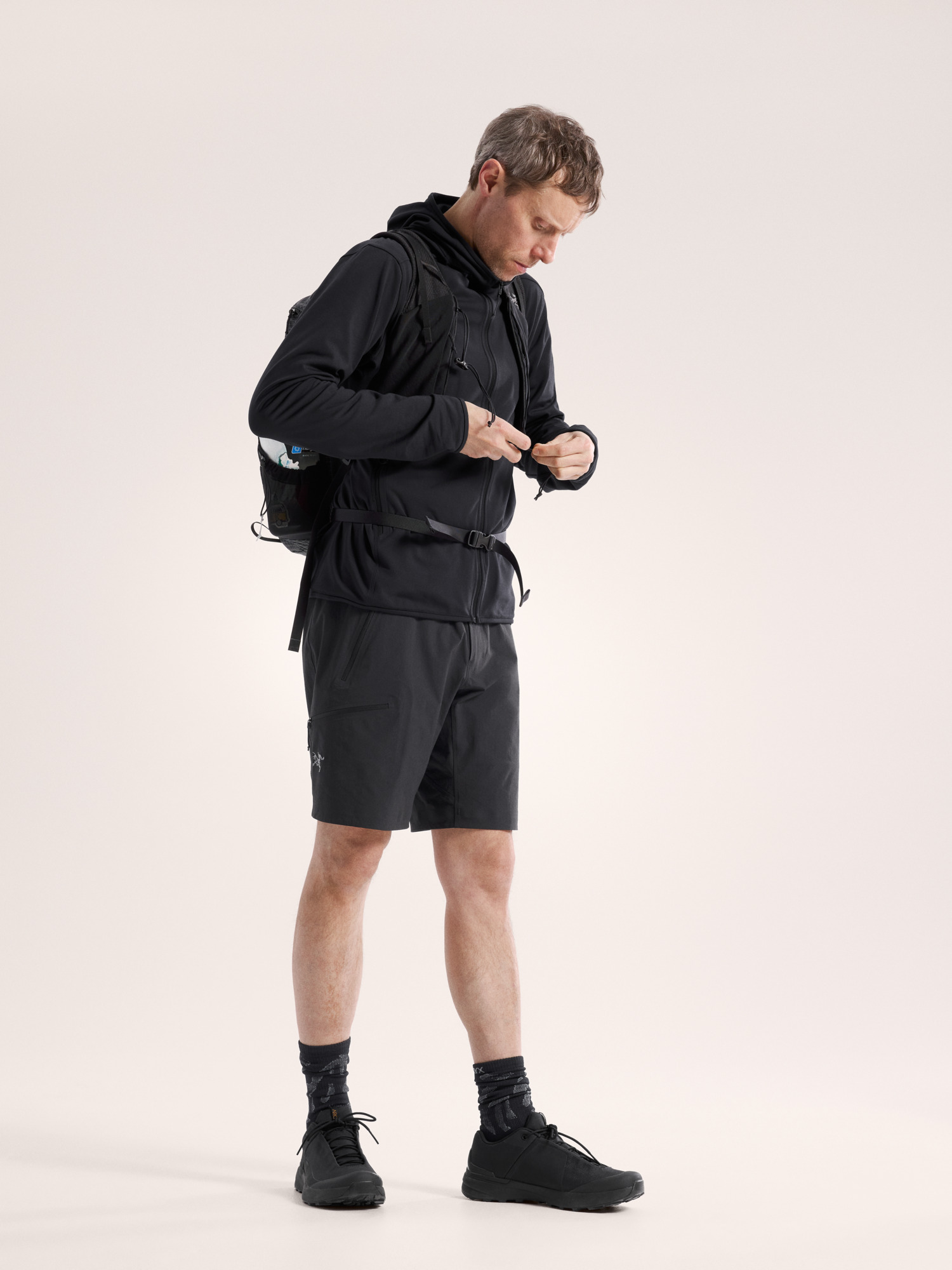 Мужские худи Arc'teryx Kyanite Lightweight Hoody, цвет: Чёрный — фото 6