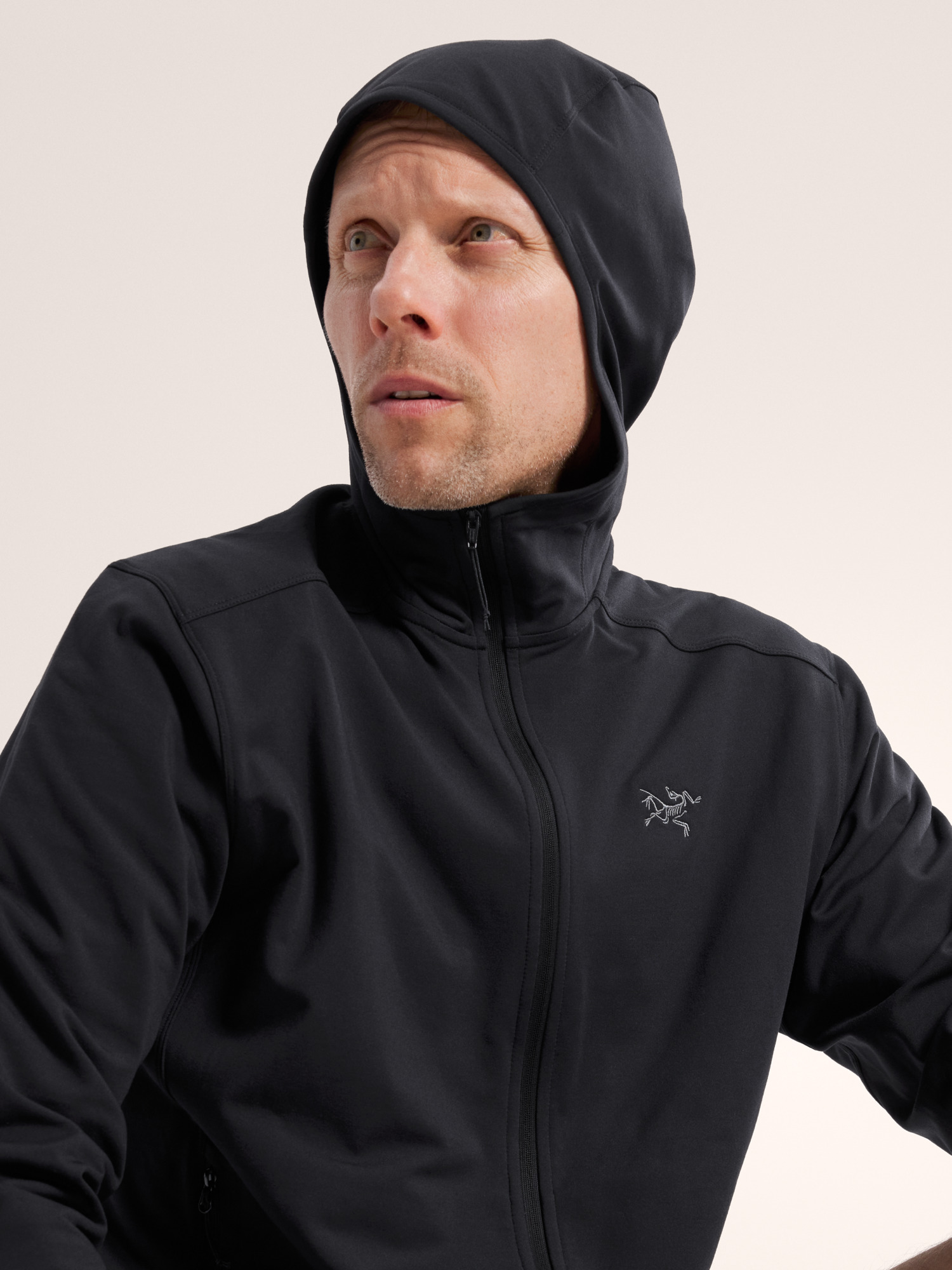 Мужские худи Arc'teryx Kyanite Lightweight Hoody, цвет: Чёрный — фото 5