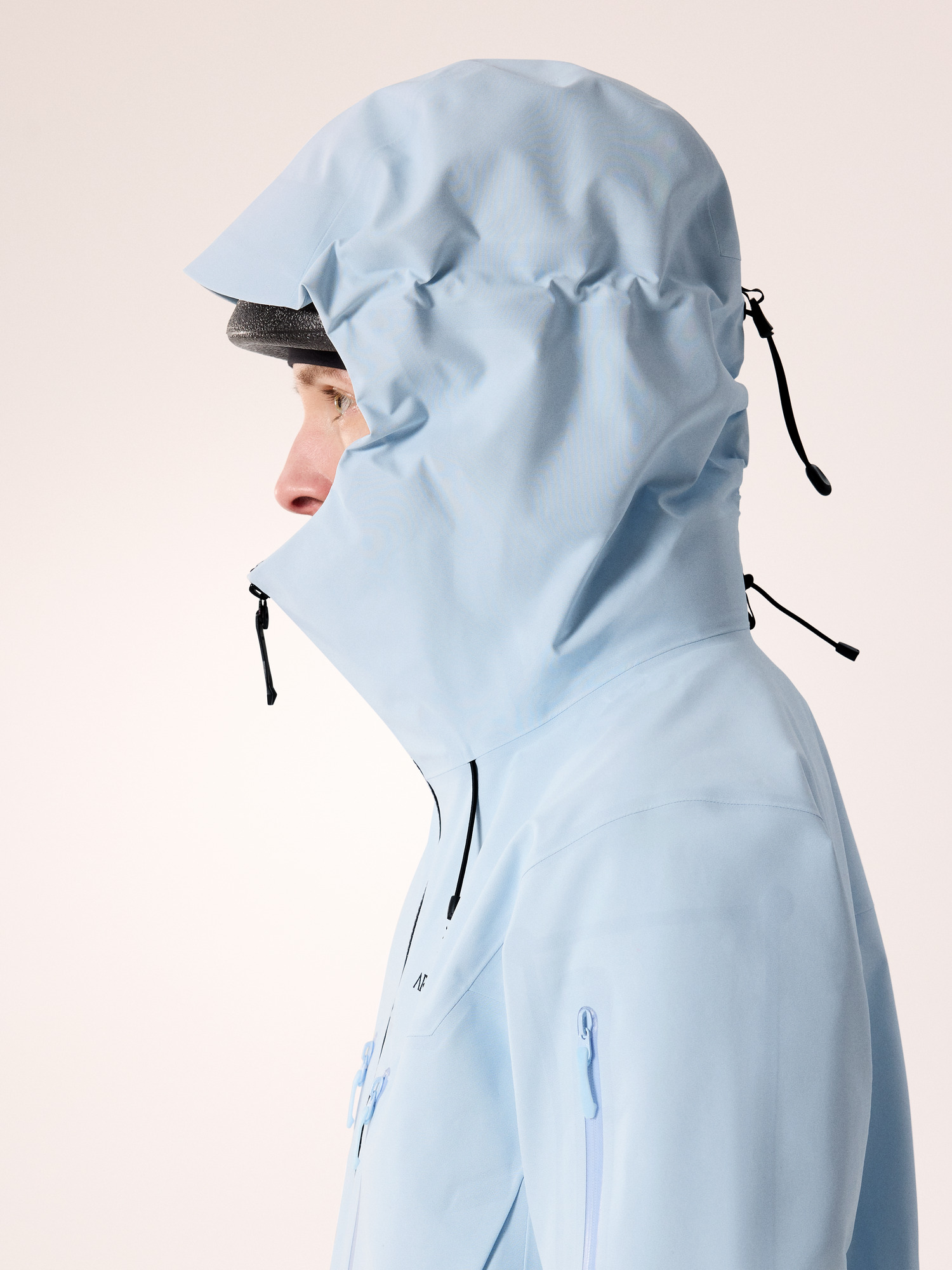 Женская куртка Arc'teryx Alpha SV, цвет: Синий / Чёрный — фото 5
