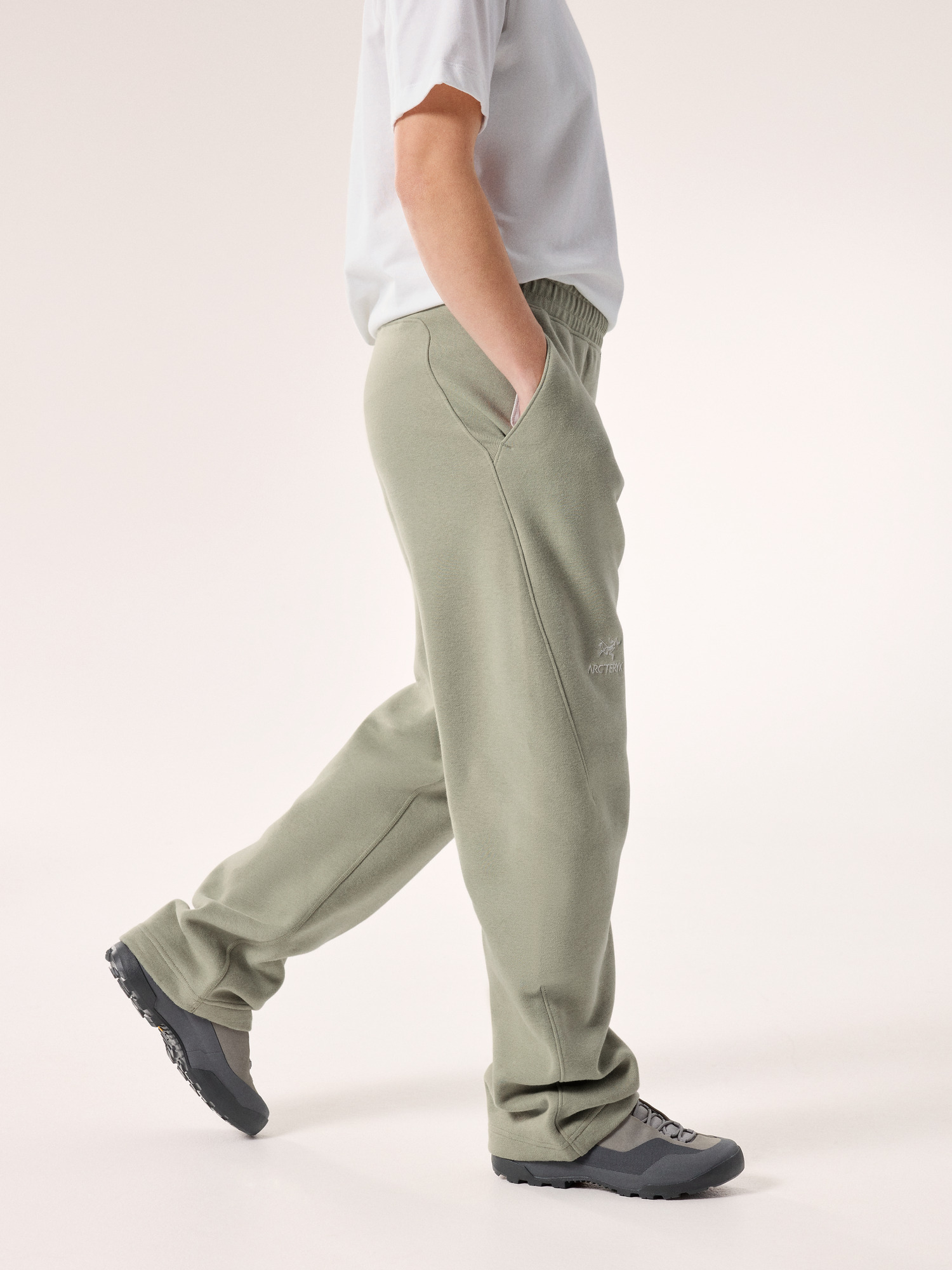 Emblem Fleece Jogger Women