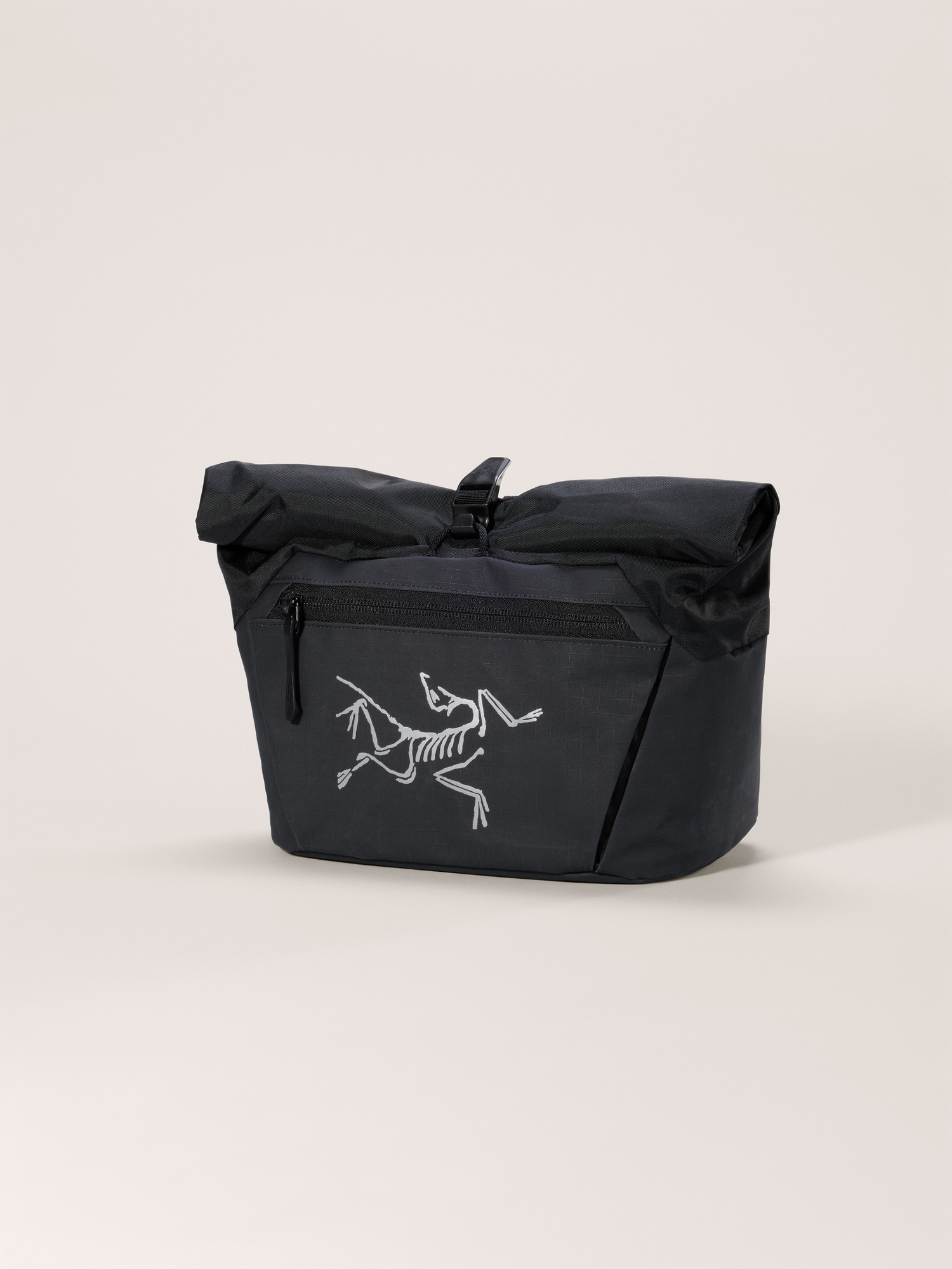 Ion Chalk Bucket | Arc'teryx Canada