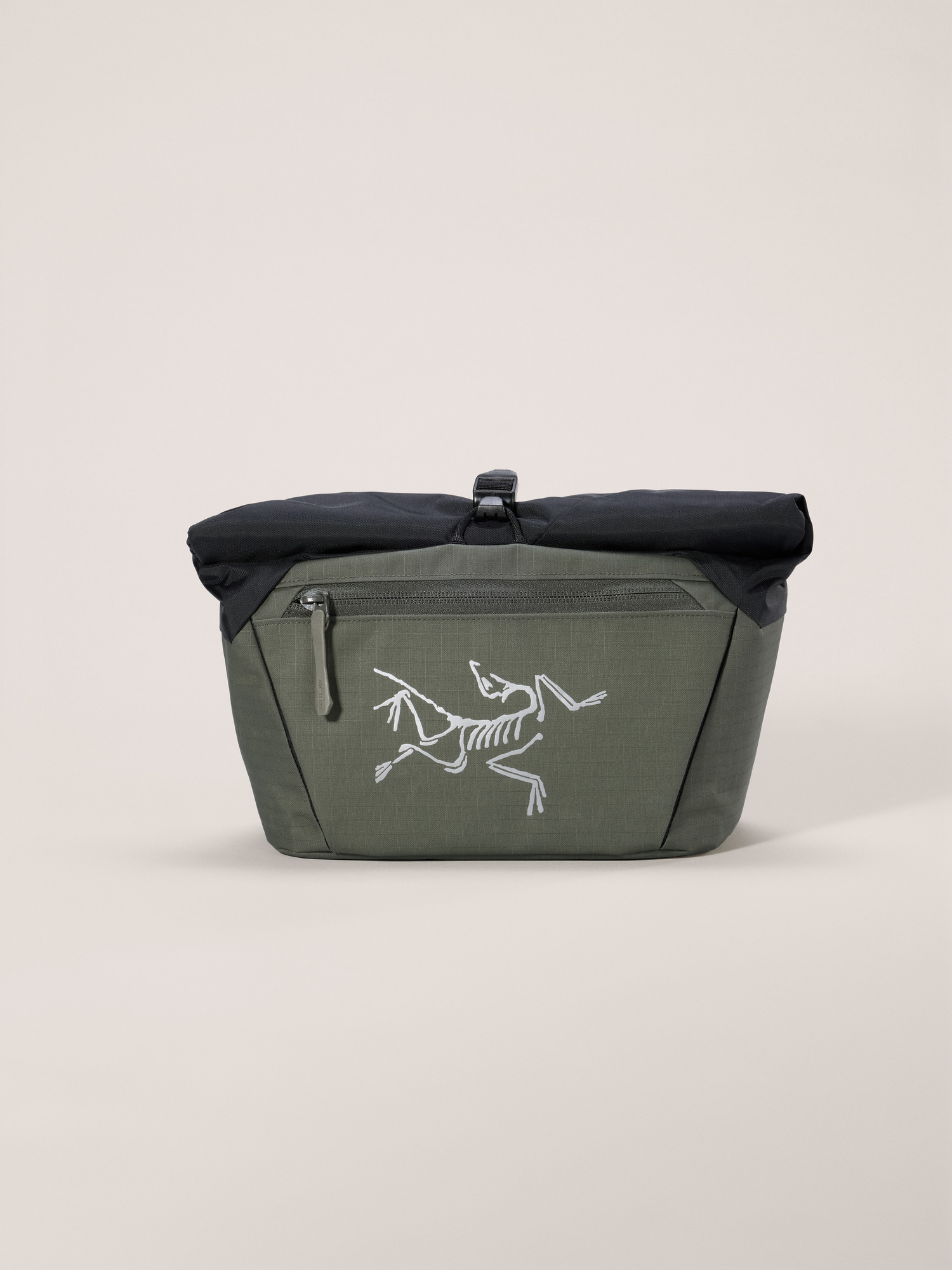 Ion Chalk Bucket | Arc'teryx Canada