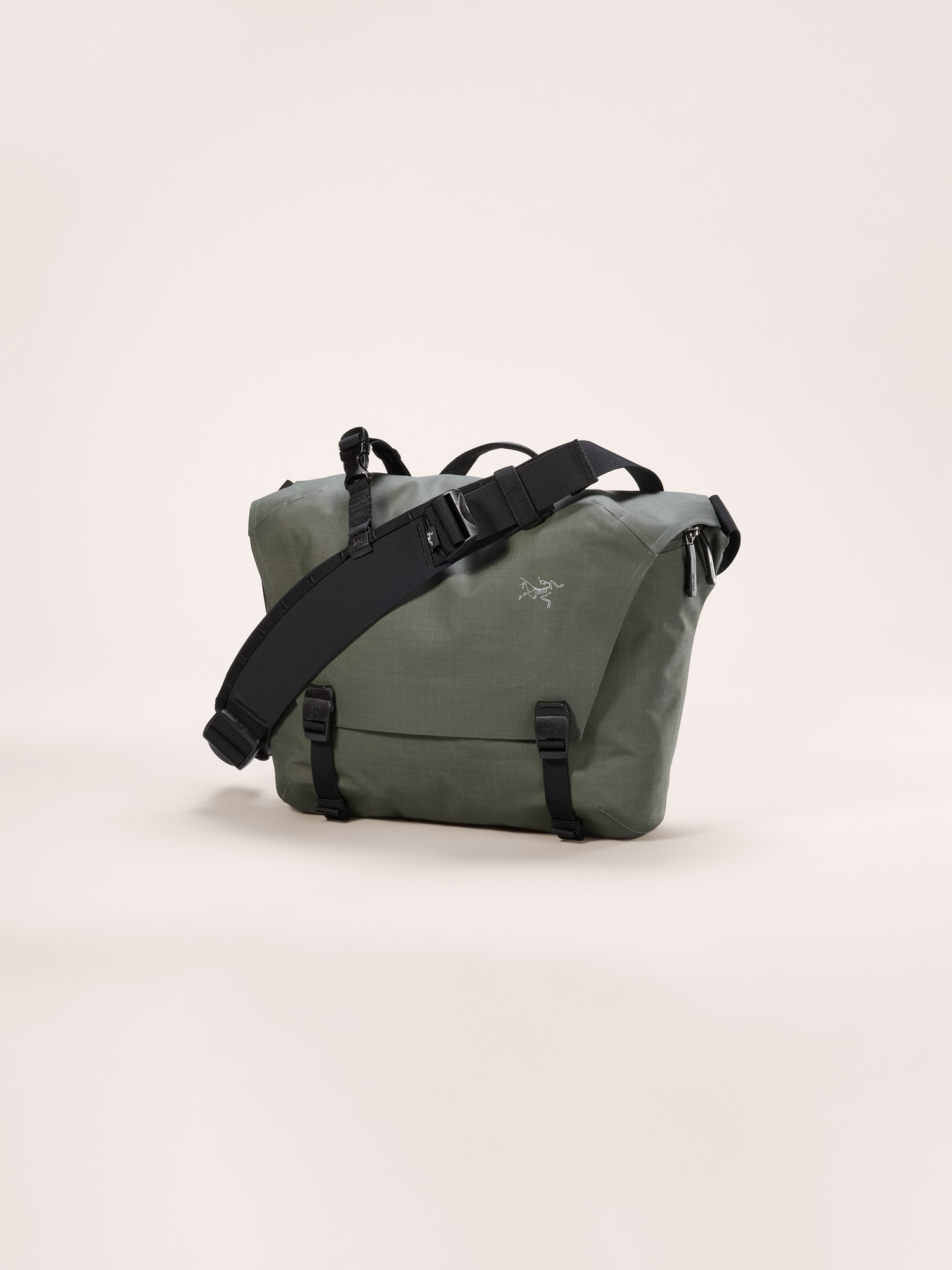 Granville 10 Courier Bag | Arc'teryx Canada